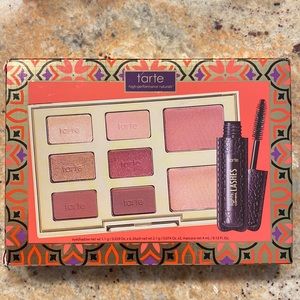 NOT OPENED-BRAND NEW!! Tarte Cosmetics: Eyeshadow, Blush & Mascara set!